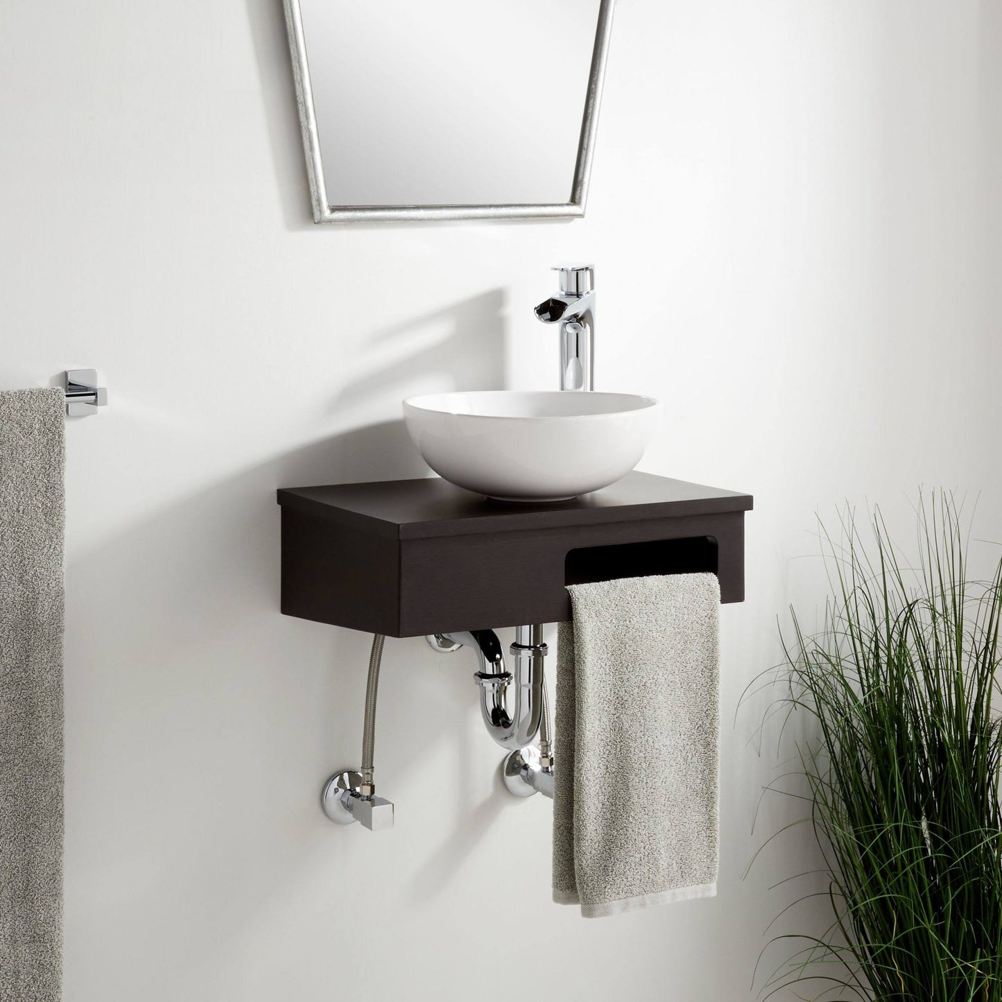 18 Nadiya Wall-Mounted Bathroom Vanity With Vessel Sink Base Finish: Mocha Brown, Faucet Mount: No Drillings