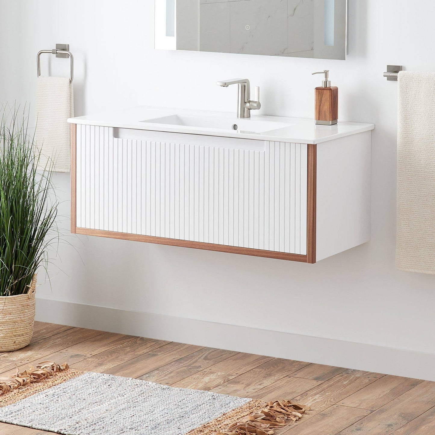 32 Bisbee Single Bathroom Vanity Set With Integrated Sink Base Finish: Muted Gray/Warm Oak